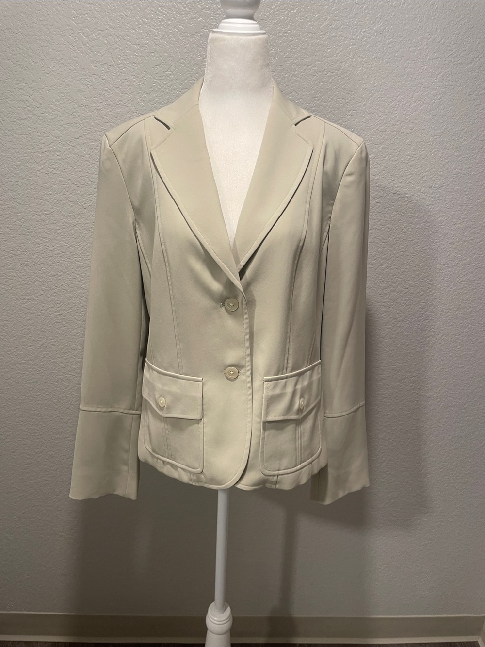 AK Anne Klein Tan Pleated Utility Blazer Cream Buttons Size 10